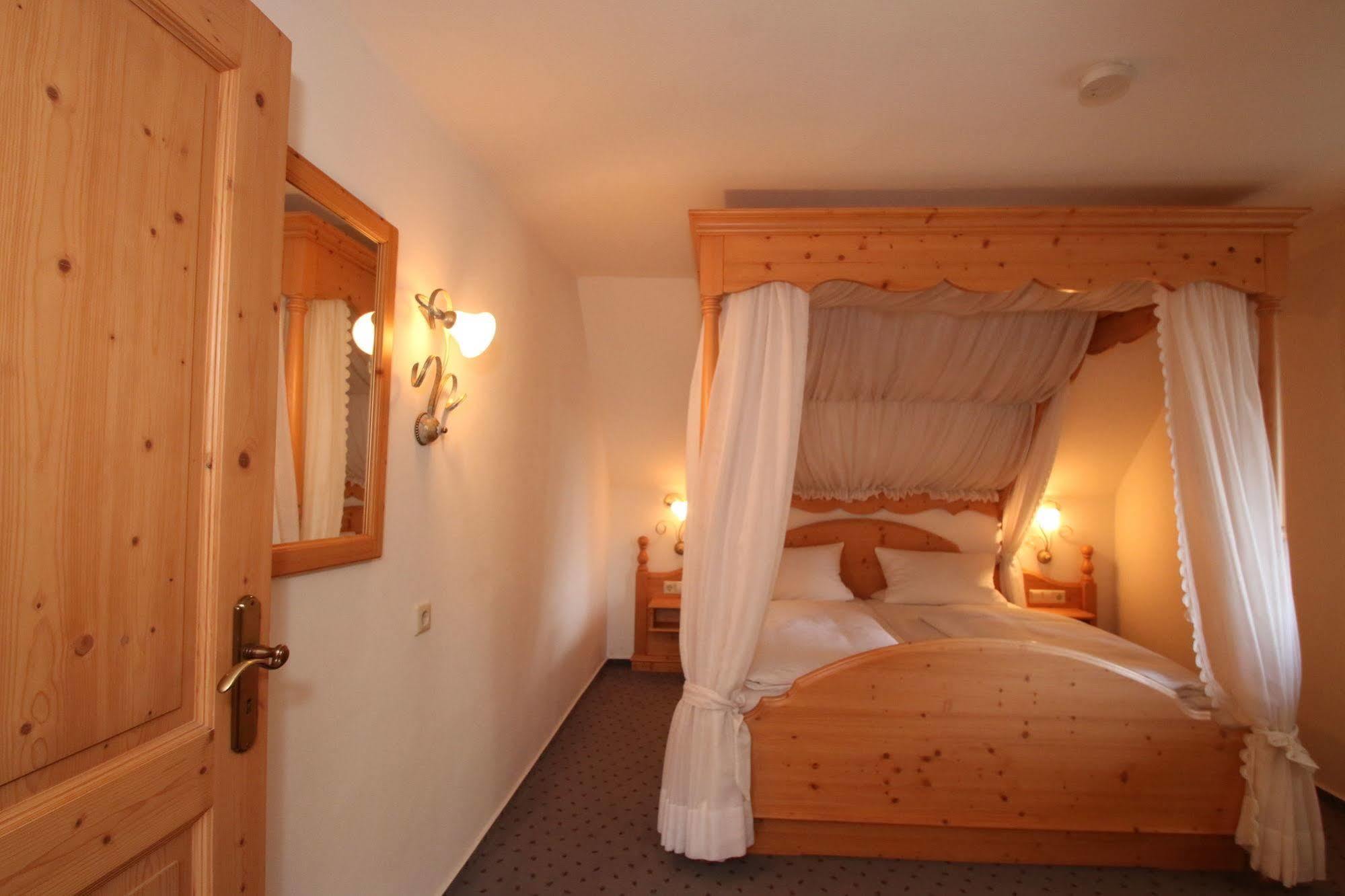 Hotel Landgasthof Adler Altenrond Exterior photo