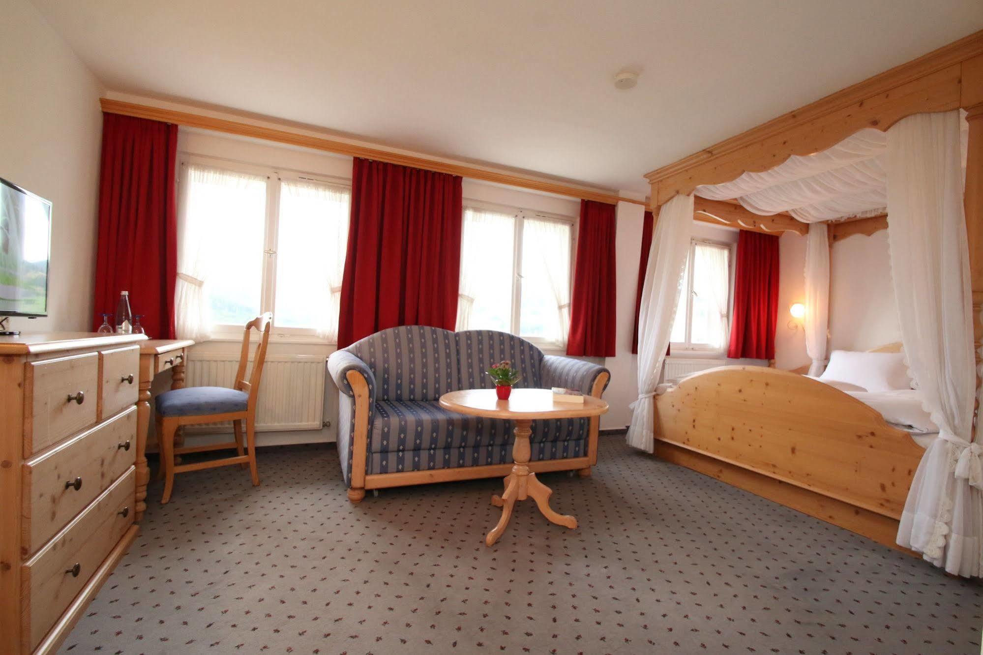 Hotel Landgasthof Adler Altenrond Exterior photo
