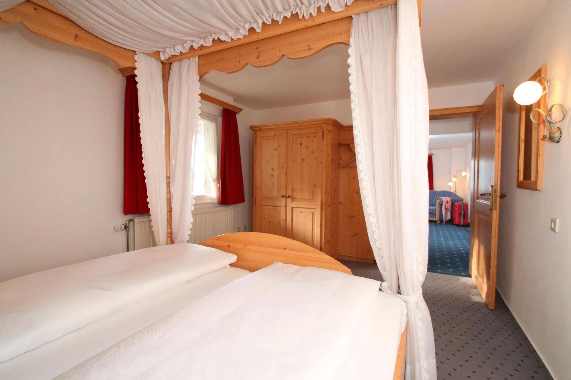 Hotel Landgasthof Adler Altenrond Exterior photo