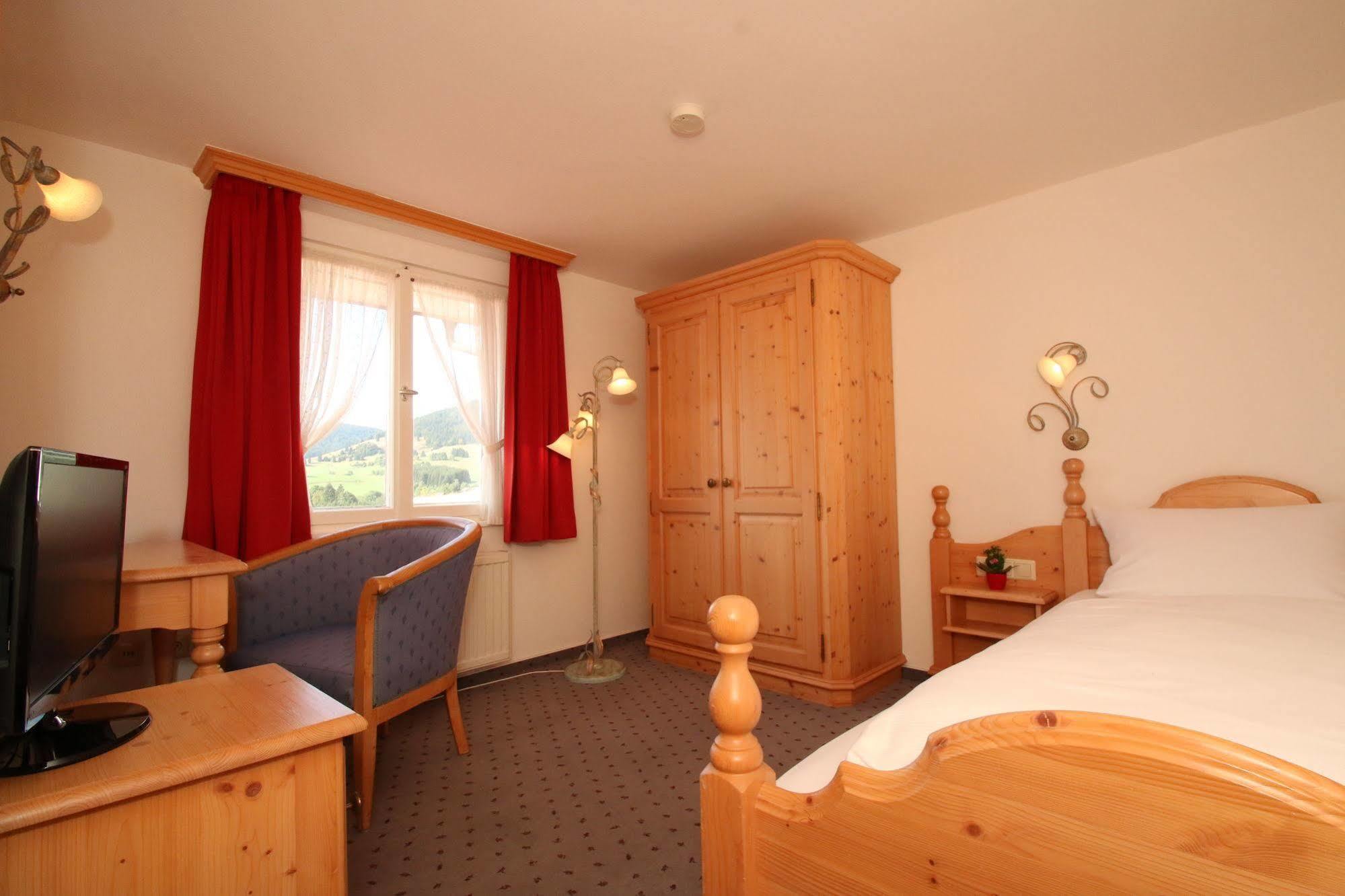 Hotel Landgasthof Adler Altenrond Exterior photo